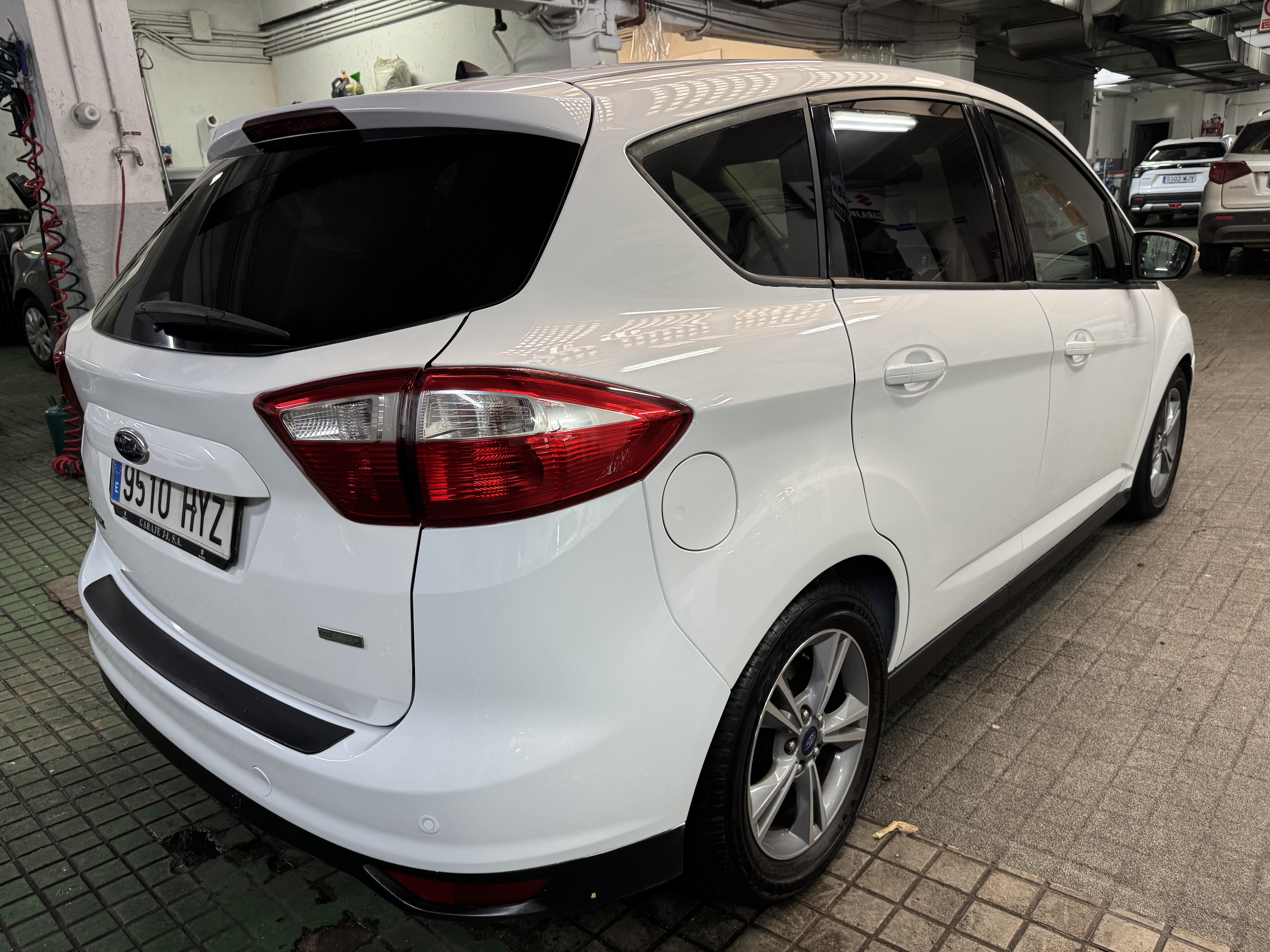 ford-cmax-01082014